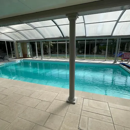 Domaine De La Chesnaie - Piscine Couverte