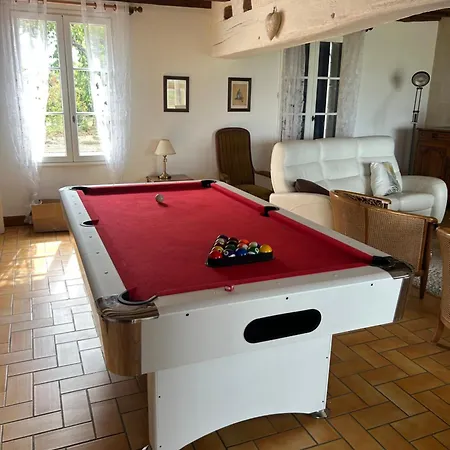 Domaine De La Chesnaie - Piscine Couverte Hébergement de vacances Longué