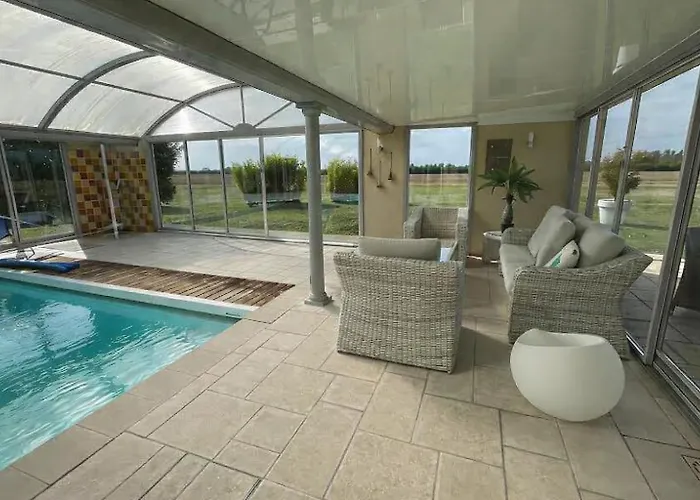 Domaine De La Chesnaie - Piscine Couverte Hébergement de vacances *